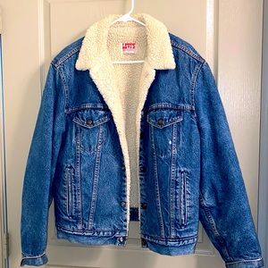 VINTAGE LEVIS SHERPA TRUCKER JACKET